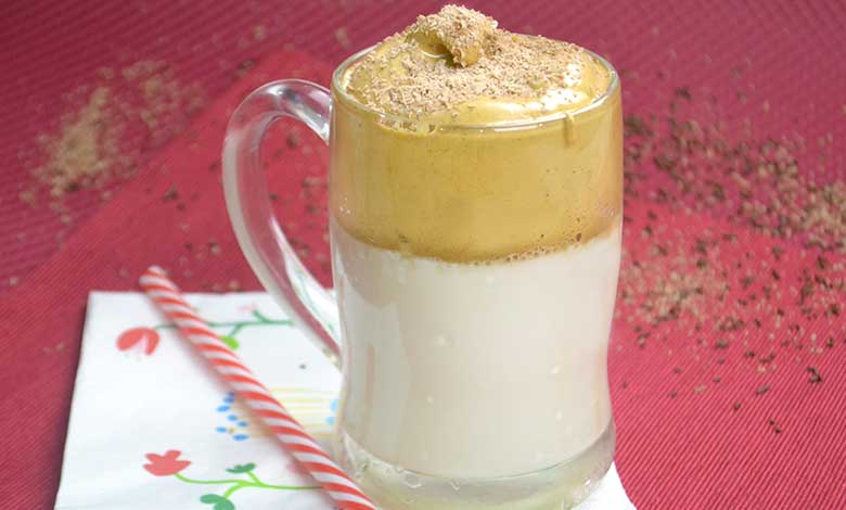 Read more about the article Dalgona Iced Coffee