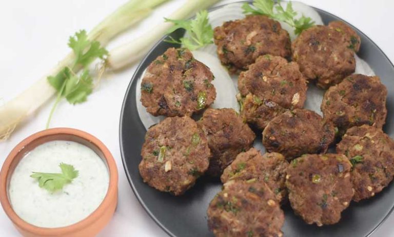 Read more about the article Kachche Keema Ke Kabab (Tikki)