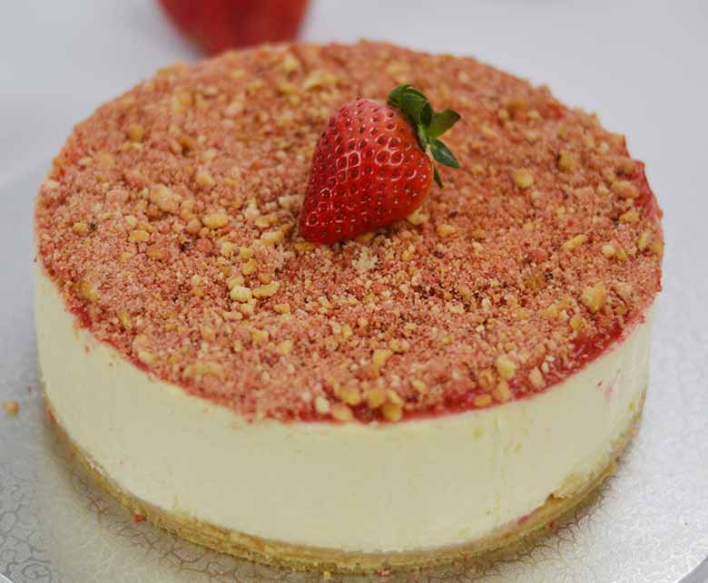 strawberry crunch cheesecake